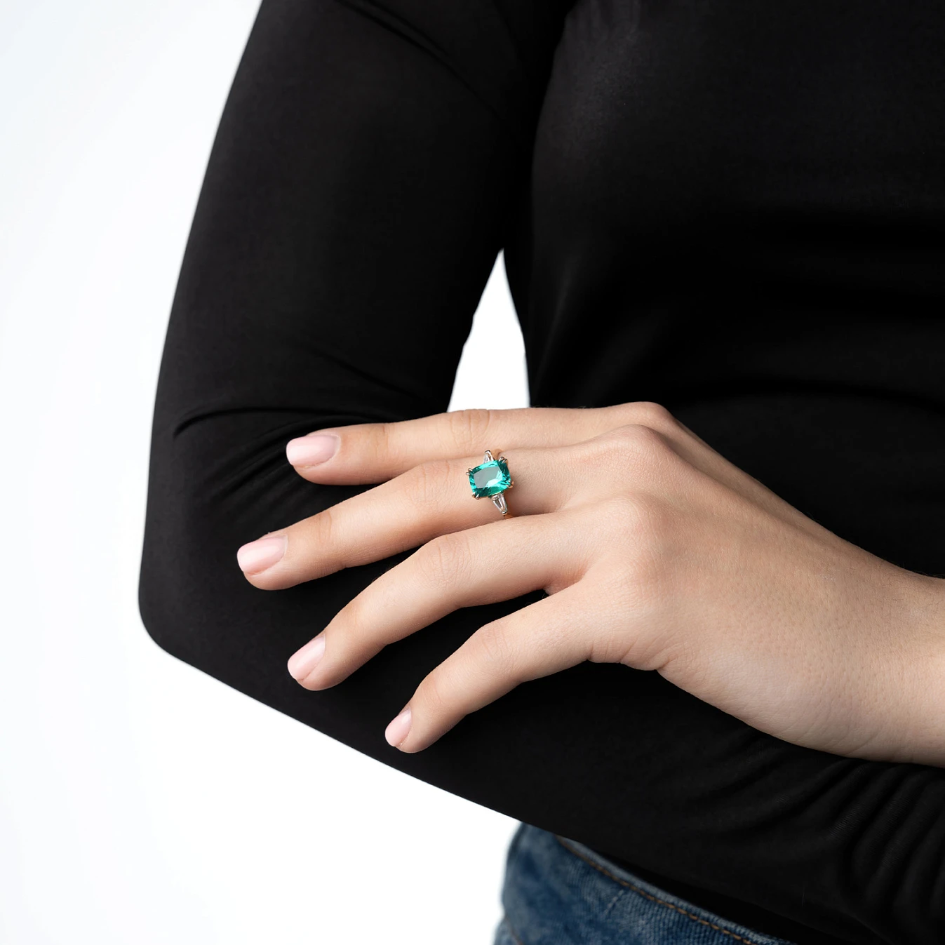 Кольцо  (920484И), красное золото, изумруд гт.